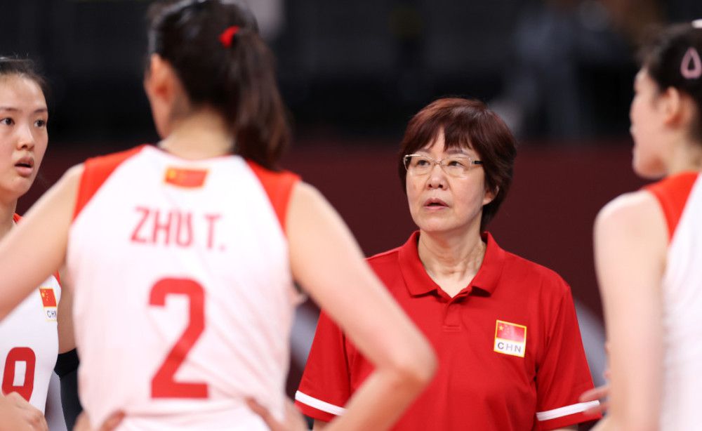 上半场补时1分钟，多特1-1美因茨。